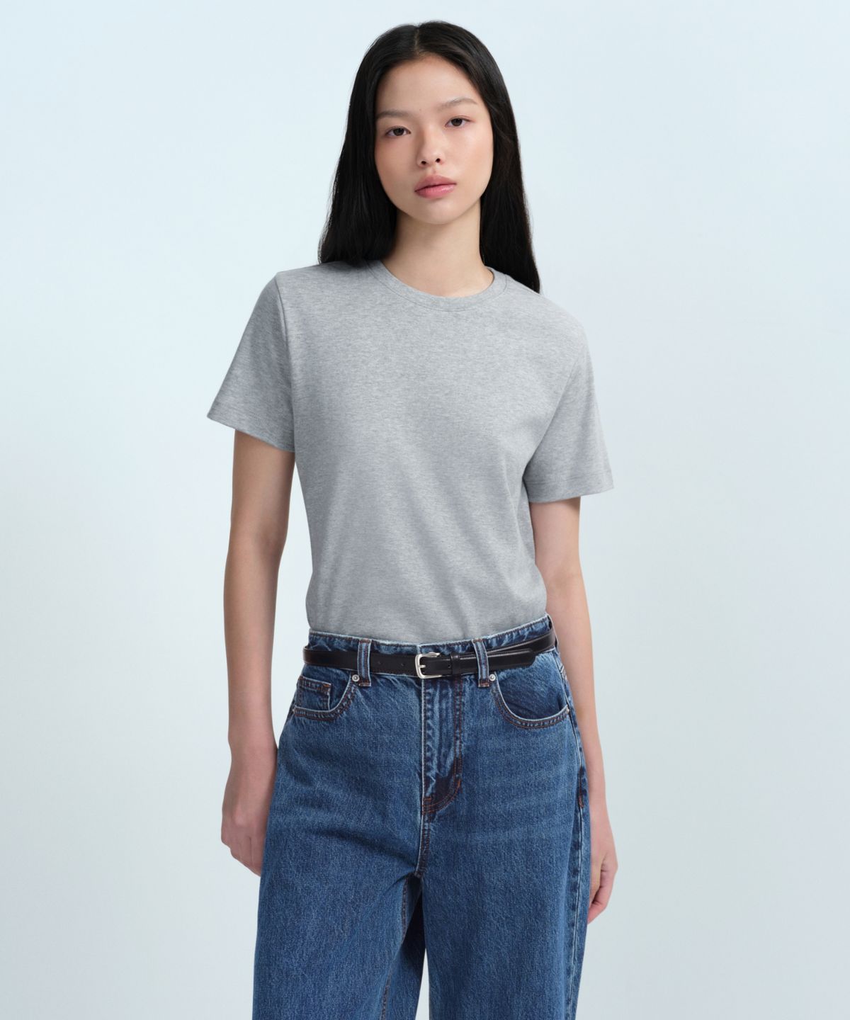 무신사 스탠다드 우먼(MUSINSA STANDARD WOMAN) 우먼즈 베이식 크루 넥 티셔츠 [미디엄 그레이]