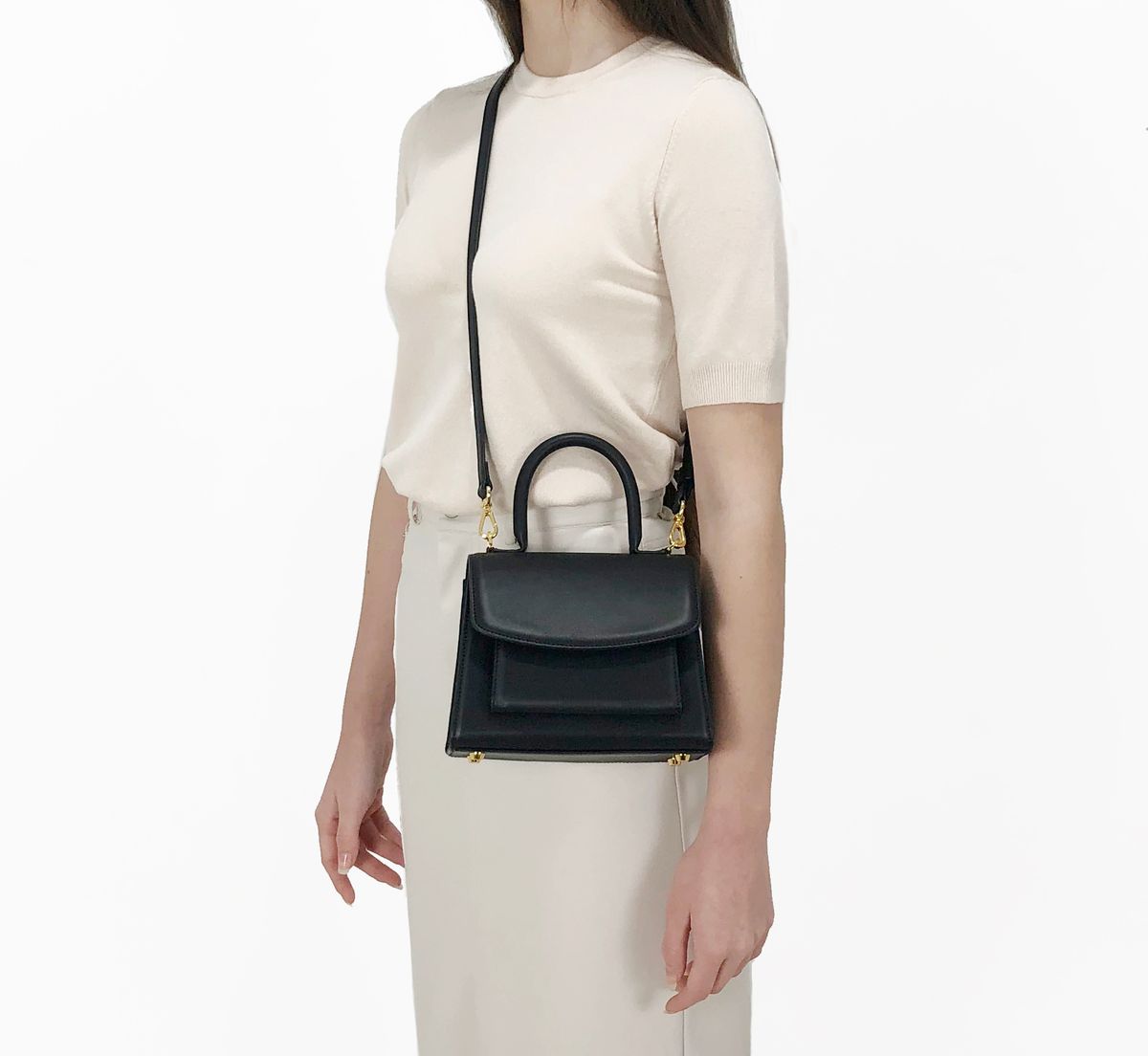 아지날리(AJINALEE) GOOD BAG BLACK 여성 스퀘어 미니 크로스 토트백