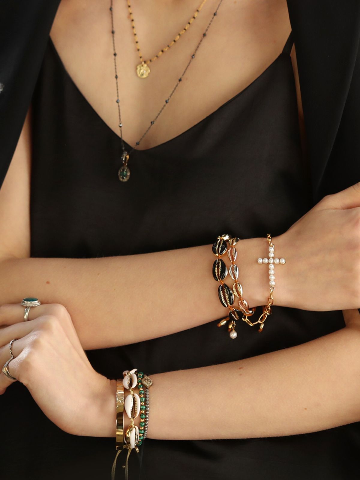오키디루포(OCCHI DI LUPO) Marrakesh black shell bracelet