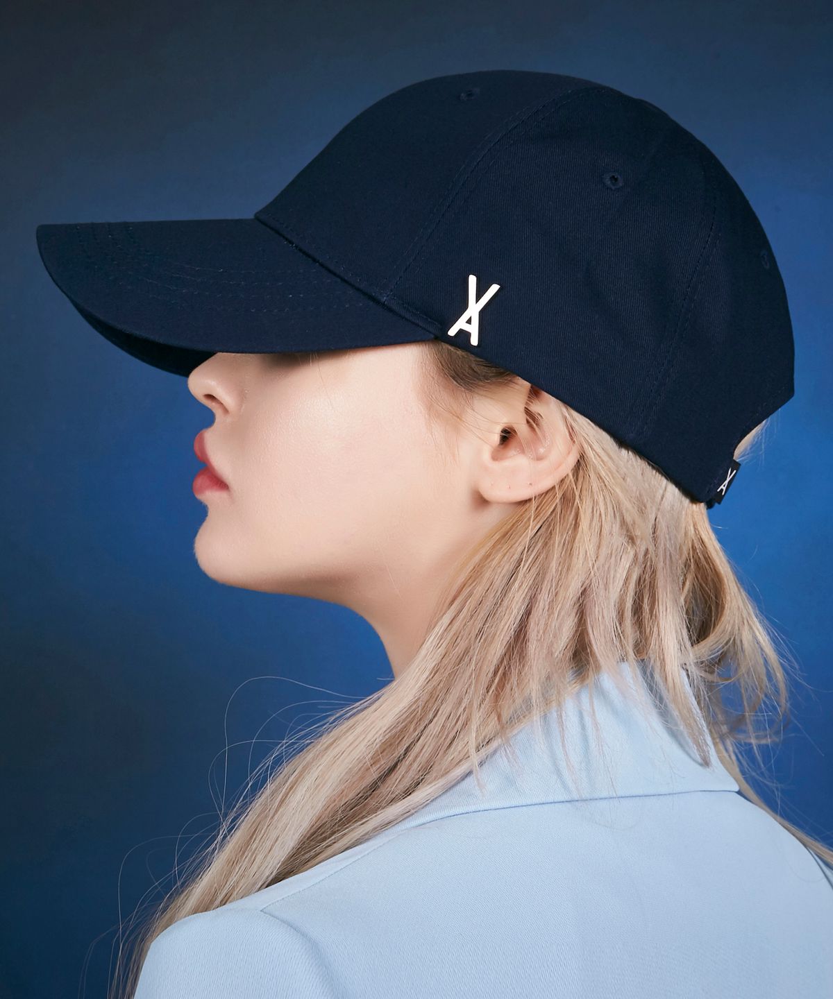 바잘(VARZAR) 스터드 로고 오버핏 볼캡 네이비