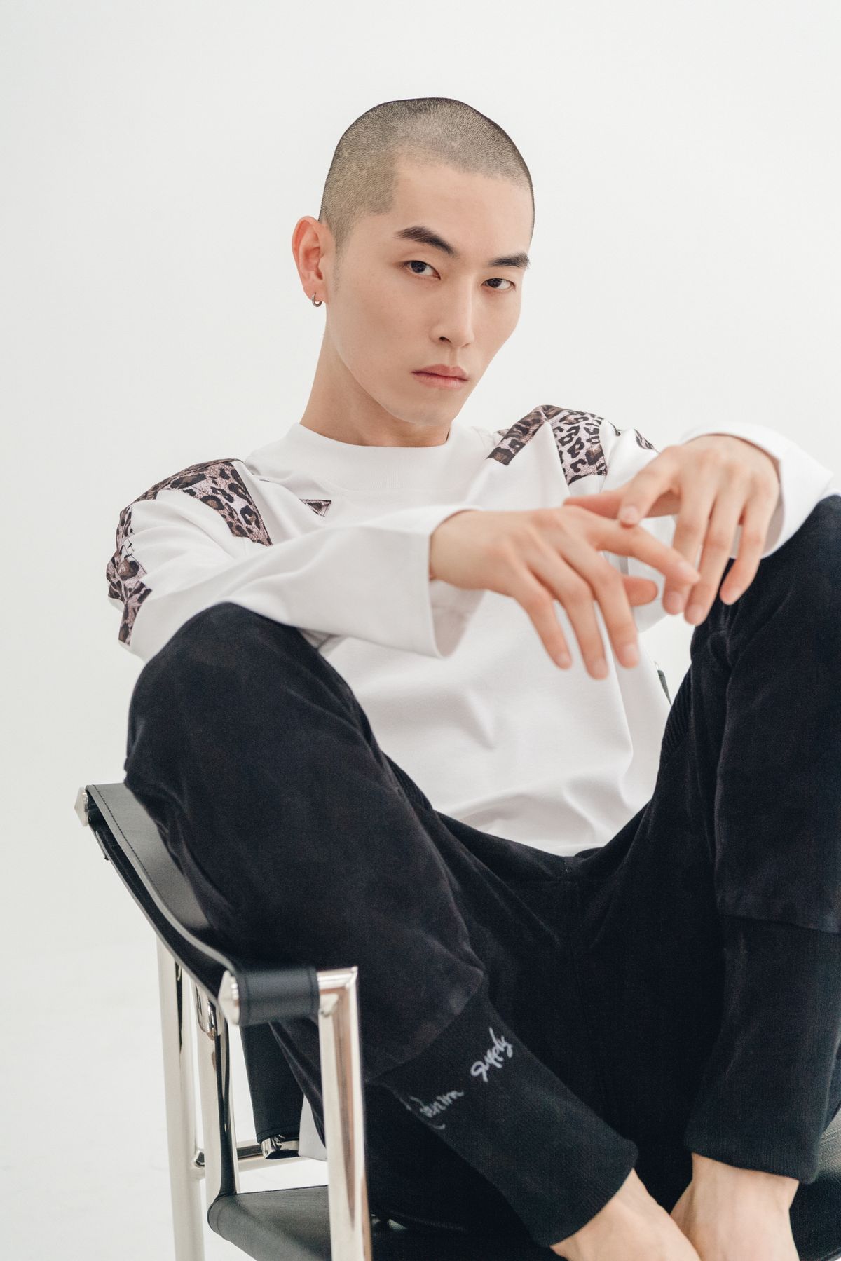 모빈스알(MOVINS.R) (블랙카모)AURA RELAXED DENIM PANTS