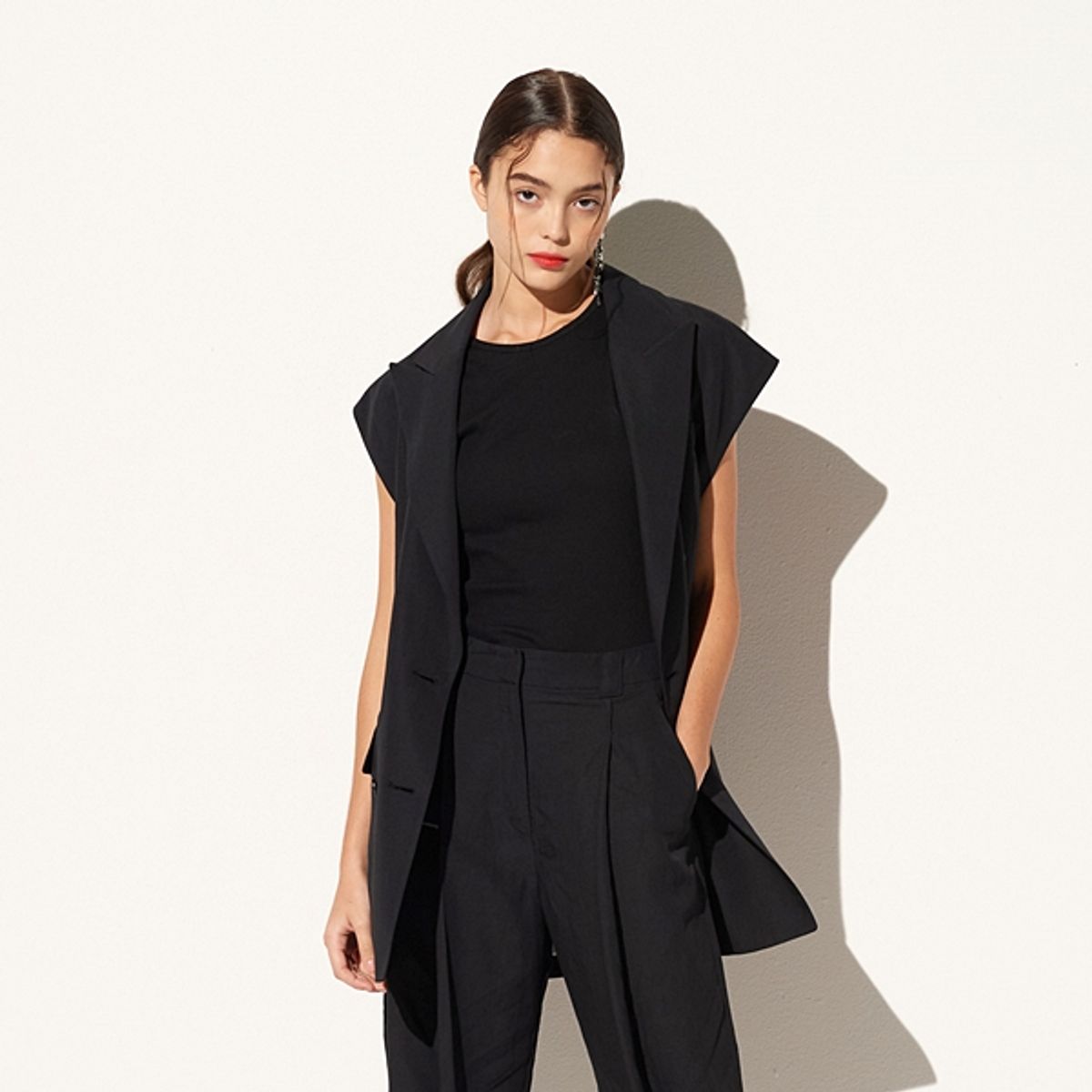 핀블랙(PINBLACK) LINEN TAILORED VEST BLACK
