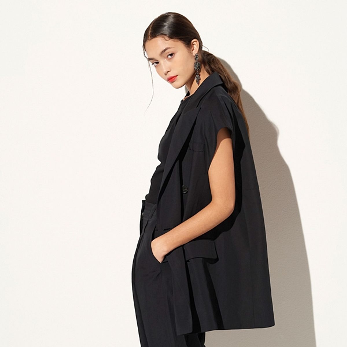 핀블랙(PINBLACK) LINEN TAILORED VEST BLACK