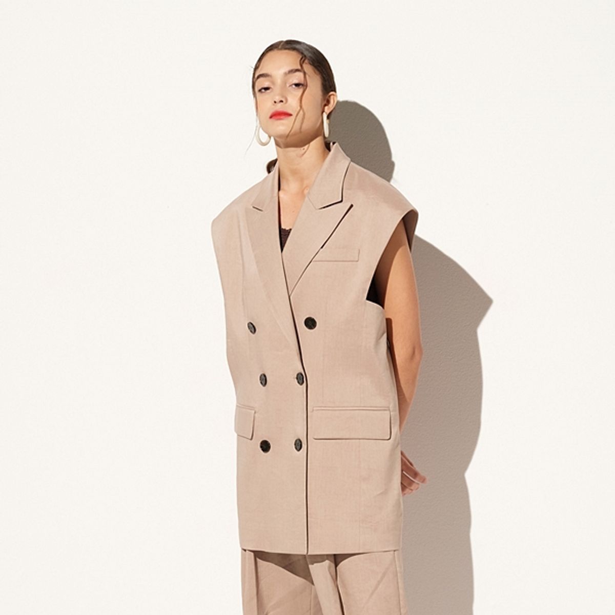 핀블랙(PINBLACK) LINEN TAILORED VEST BEIGE