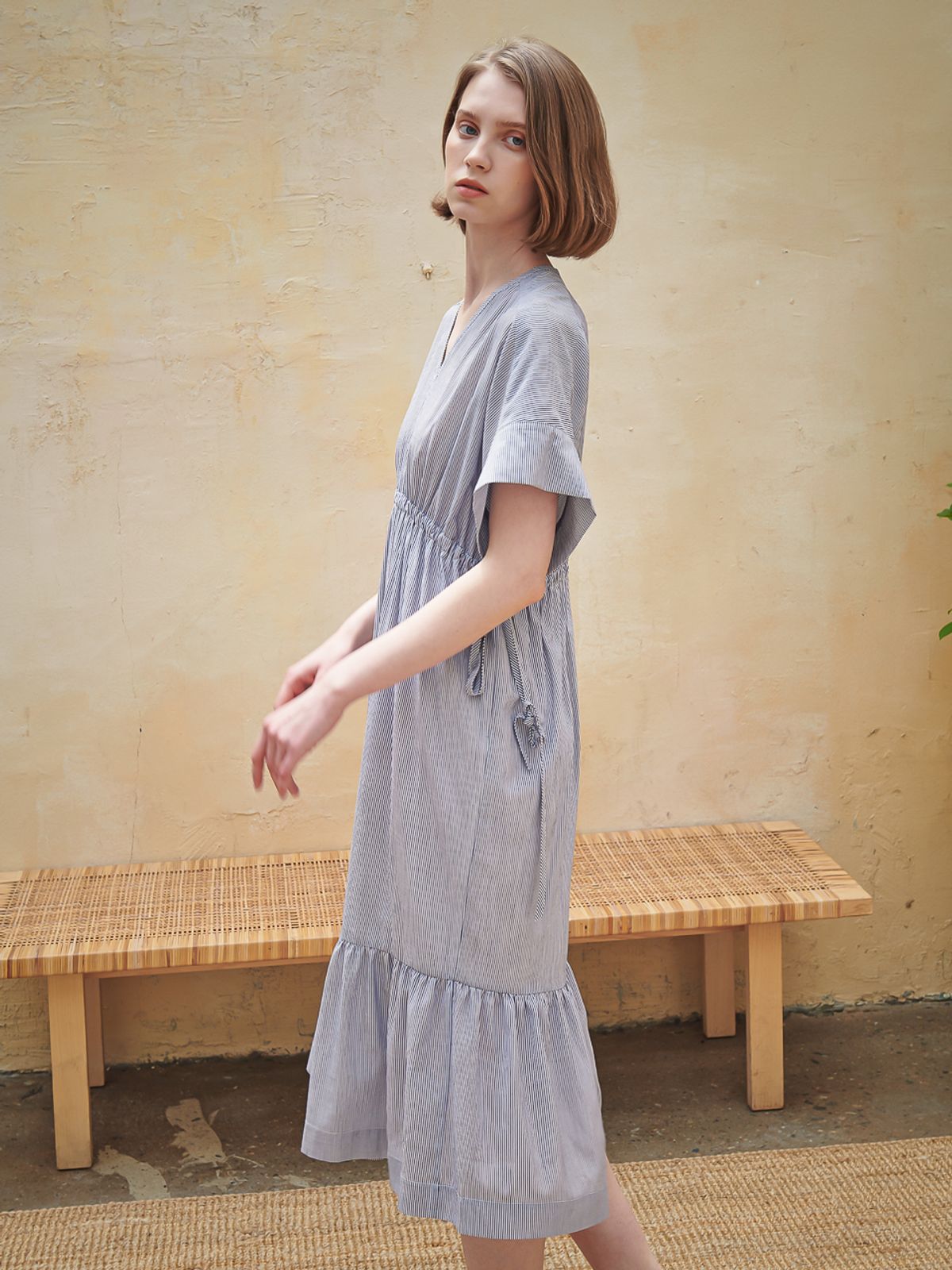아쿠드(ACUD) V Neck Relaxed Strap One-Piece_Blue