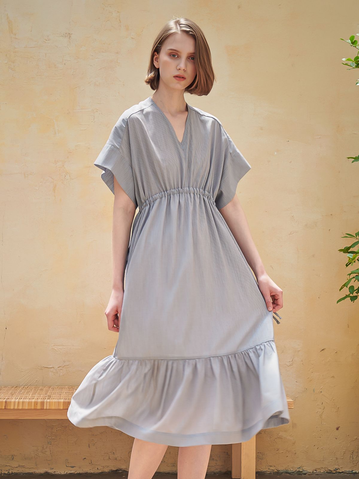 아쿠드(ACUD) V Neck Relaxed Strap One-Piece_Mint