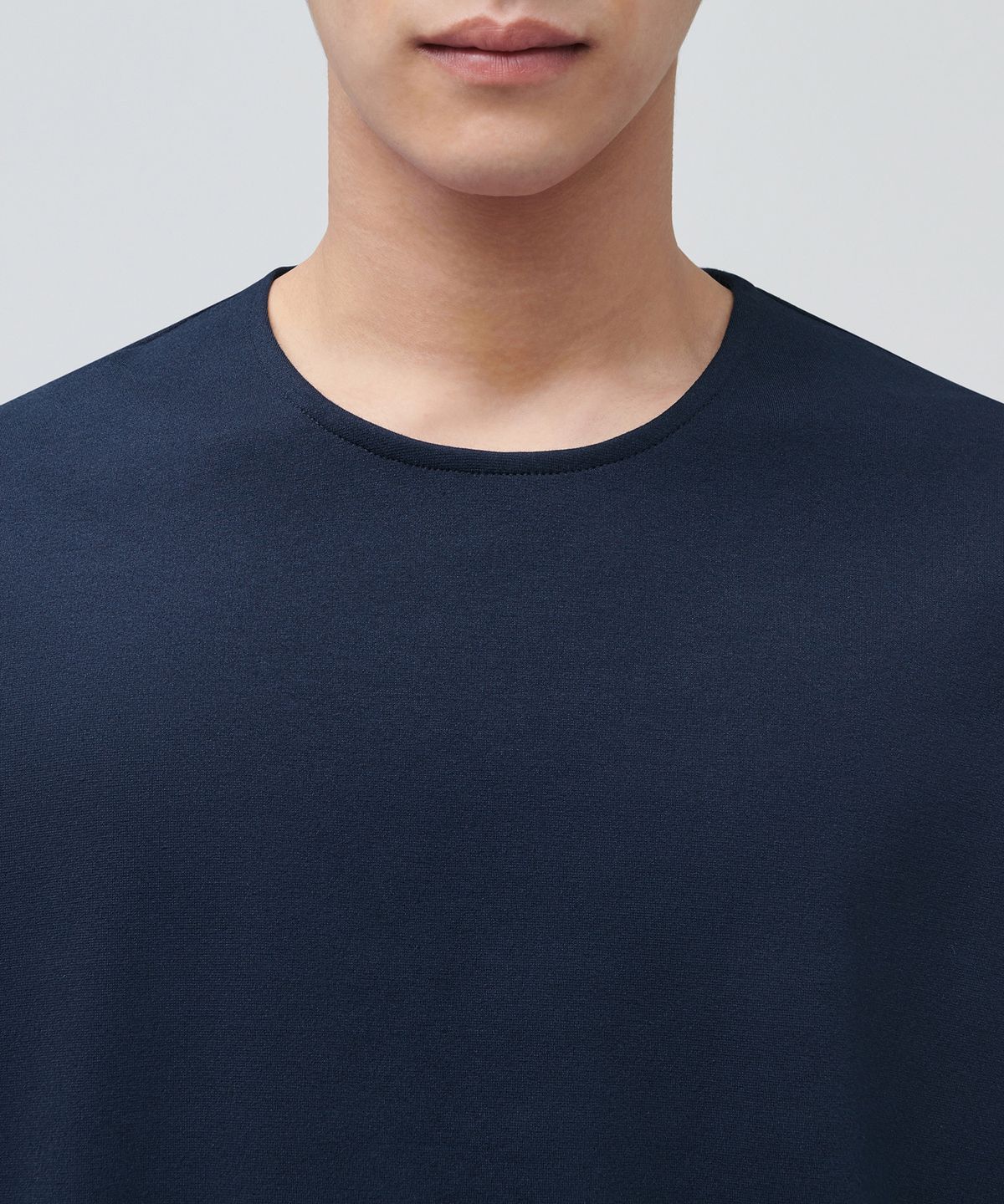 무신사 스탠다드(MUSINSA STANDARD) 폰테 릴렉스 핏 크루 넥 티셔츠 [네이비]