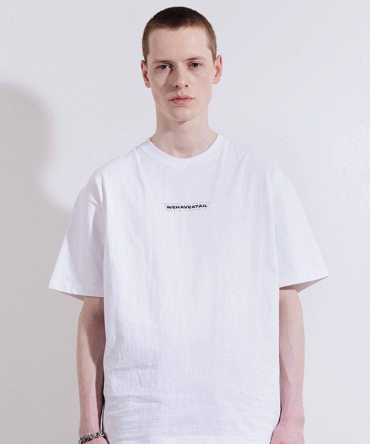 위해브어테일(WE HAVE A TAIL) SIGNATURE TSHIRTS (WHITE)