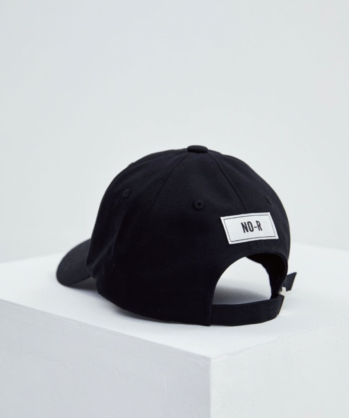 노알(NO-R) [UNISEX] 레터링 볼캡 / 블랙