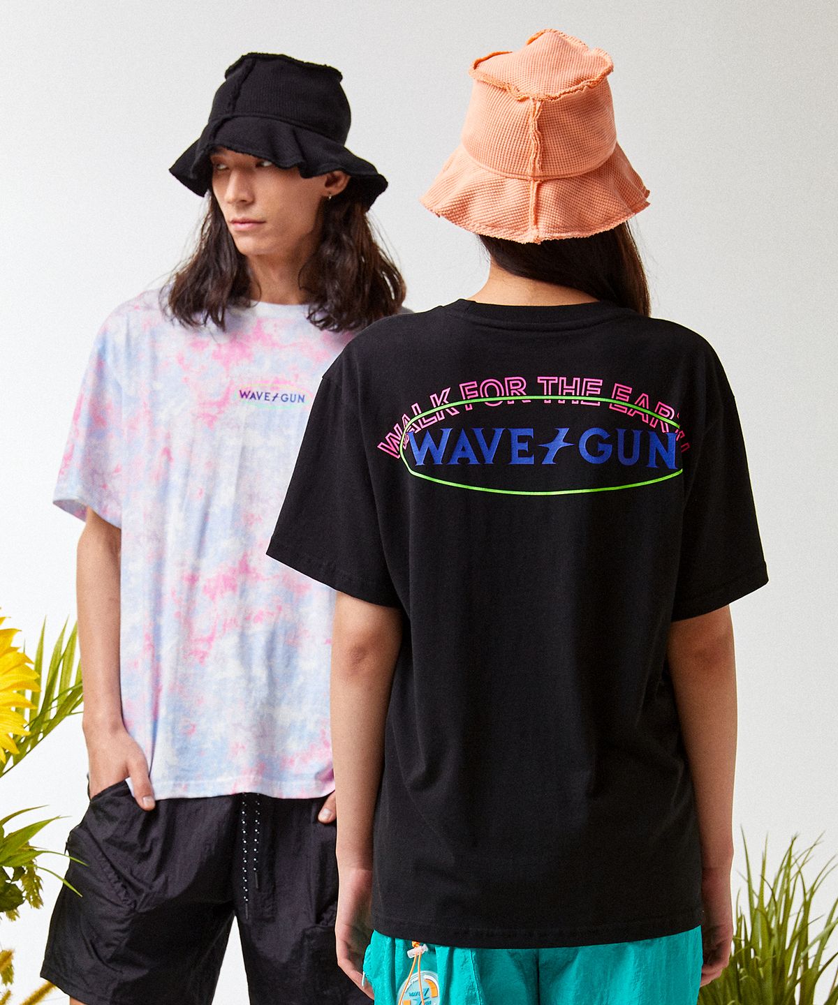 웨이브건(WAVEGUN) 네온사인 티셔츠 블랙