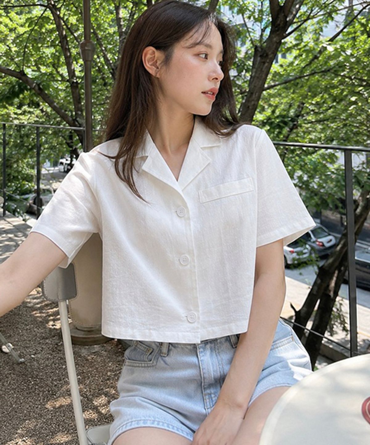 콜릿(KOLEAT) 린넨 화이트 슬림 반팔 셔츠 [크롭]