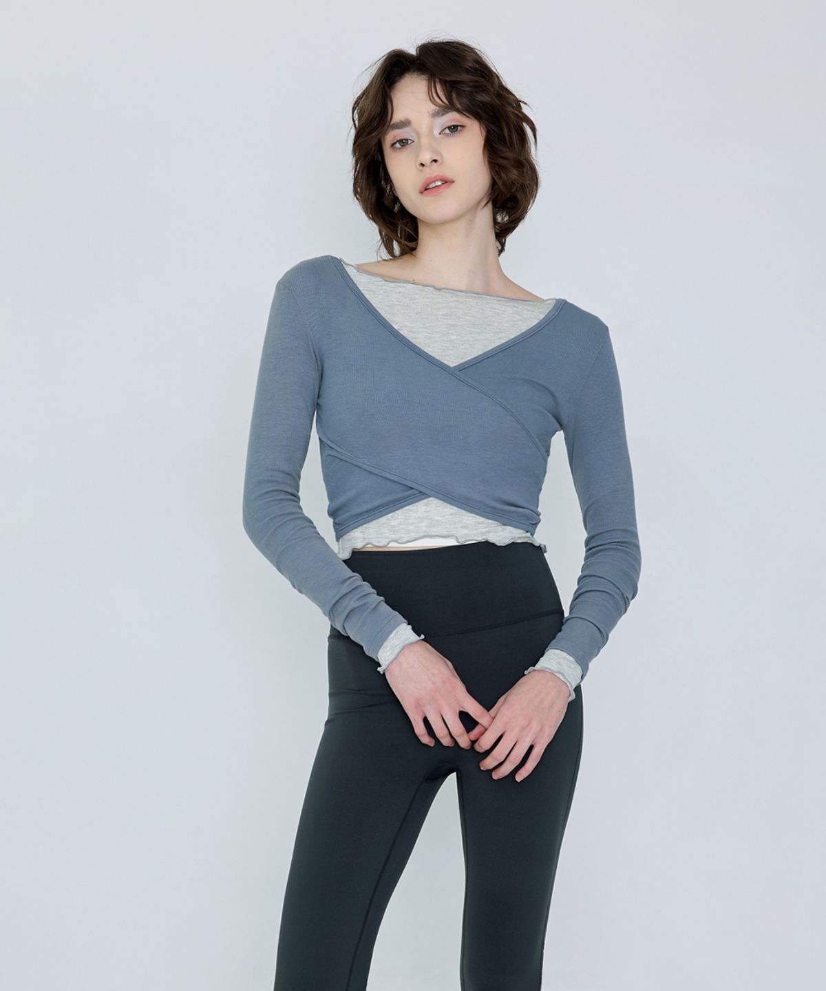 데비웨어(DEVIWEAR) 커브 랩 크롭티 DEVI-T0041-에쉬네이비