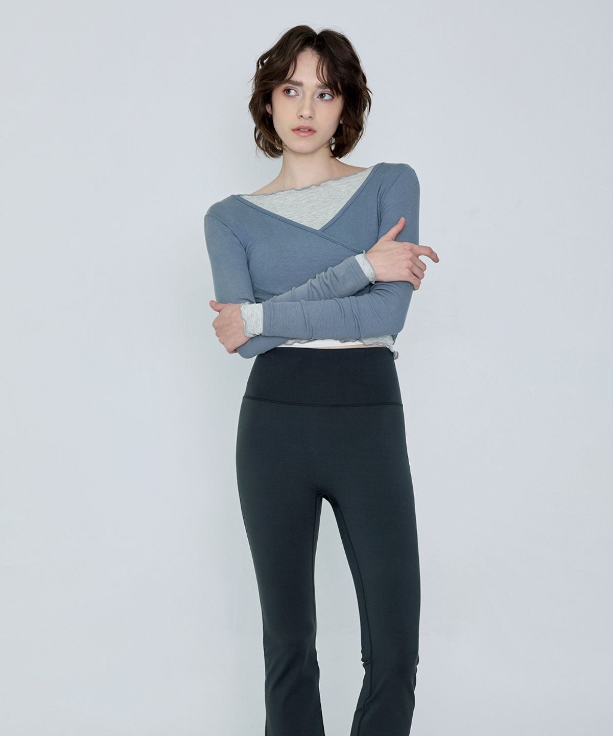 데비웨어(DEVIWEAR) 커브 랩 크롭티 DEVI-T0041-에쉬네이비