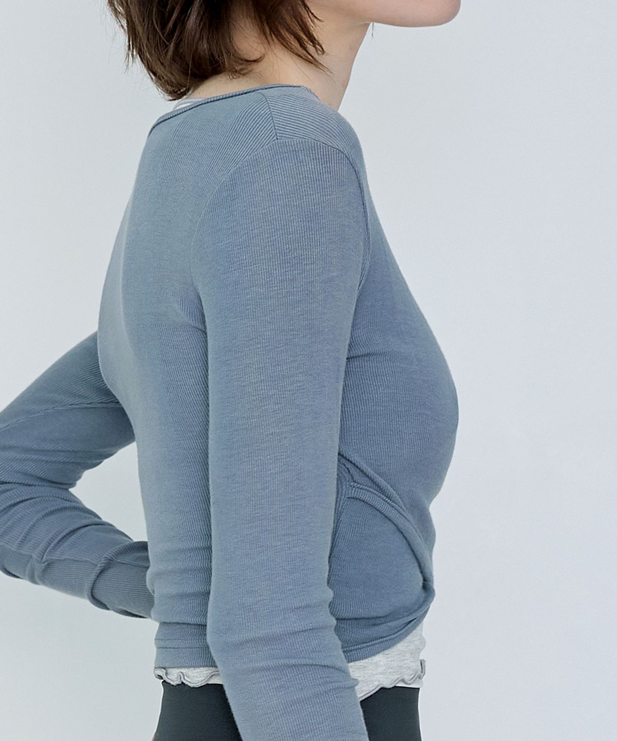 데비웨어(DEVIWEAR) 커브 랩 크롭티 DEVI-T0041-에쉬네이비