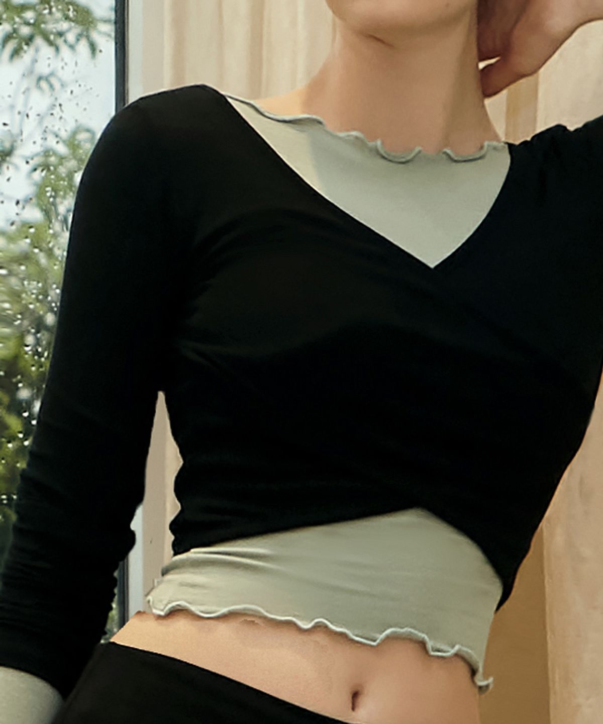 데비웨어(DEVIWEAR) 커브 랩 크롭티 DEVI-T0041-블랙