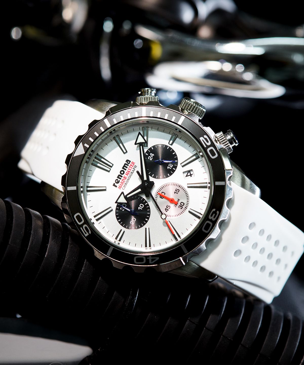 레노마 시계(RENOMA WATCH) 남성 화이트 다이버시계 방수 실리콘 스포츠 시계 마린마스터 RE550WH