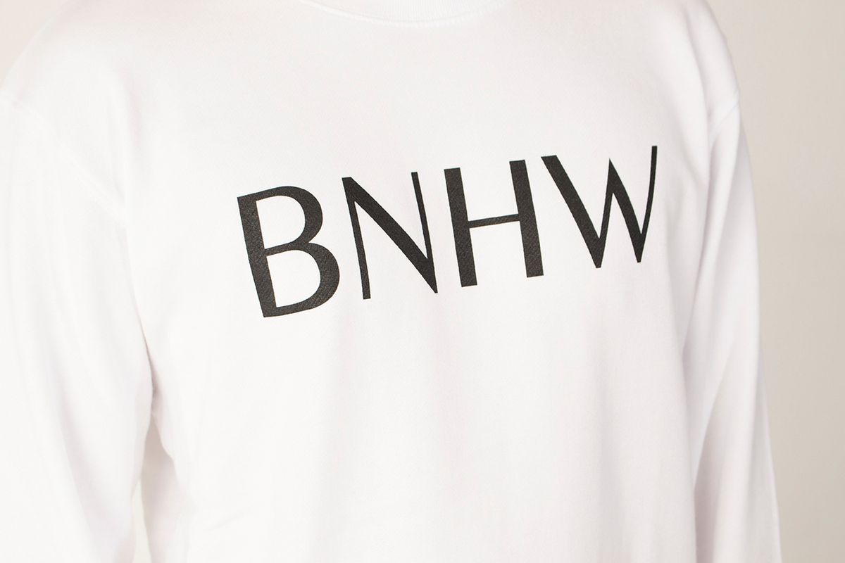 변화(BNHW) CHANGE 태극기 맨투맨 프린트 오프화이트