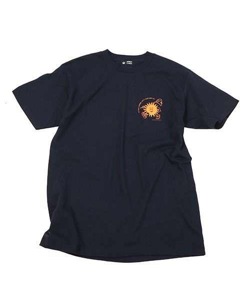 送料無料の商品 MUSINSA BLACK T-SHIRT GRAPHIC SIMPLE PUBLIC Flower Monkey | Tシャツ(半袖/袖なし)