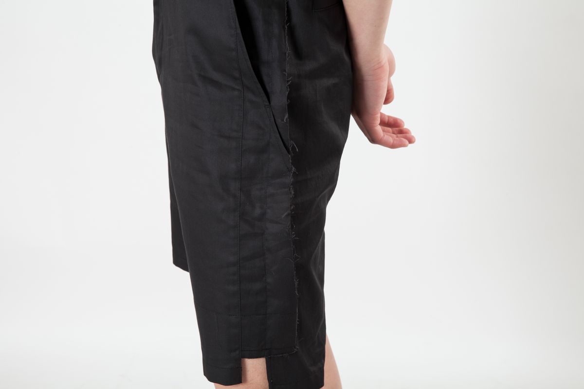 소수(SOSU) 로우엣지 하프팬츠 블랙