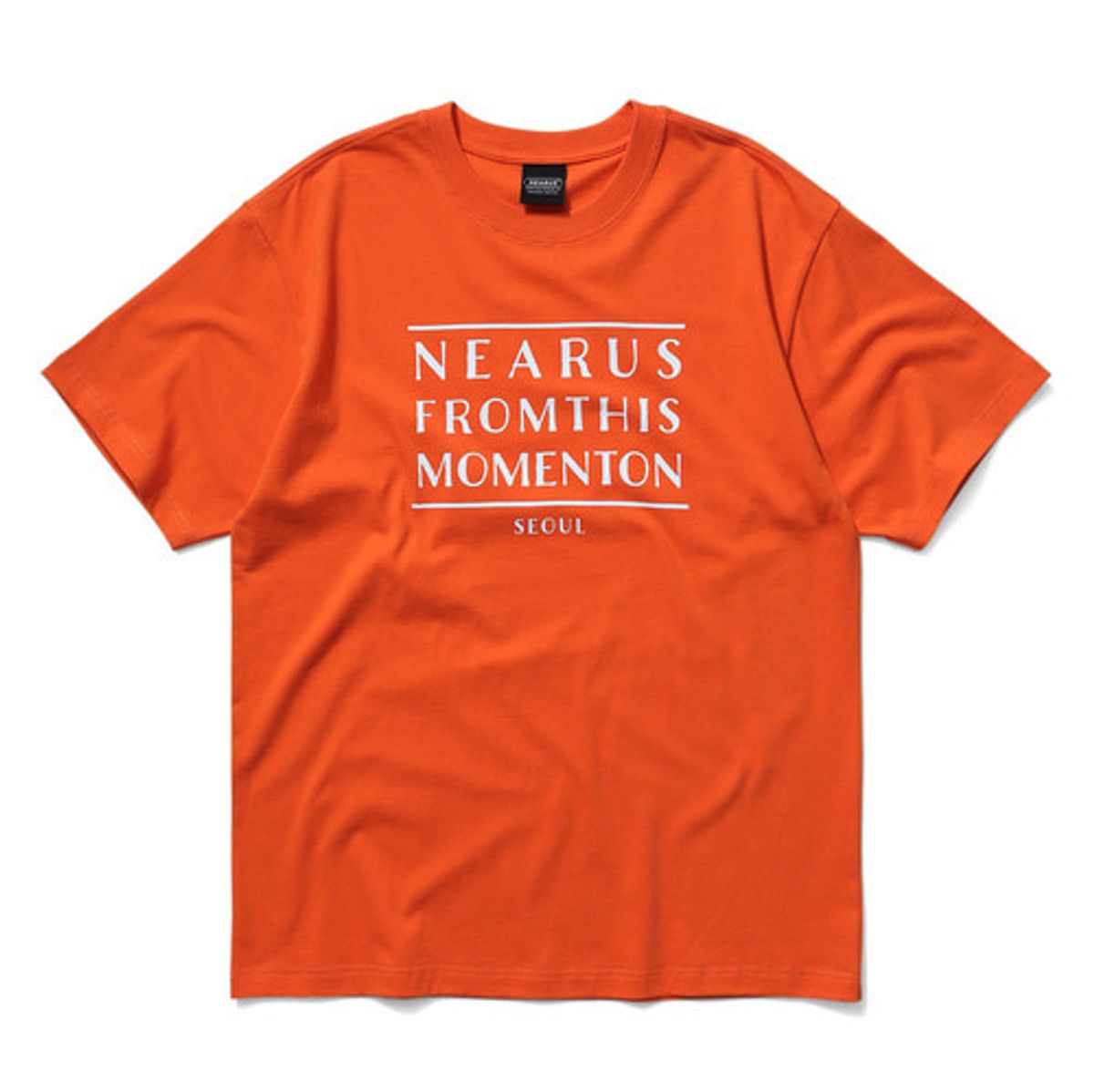 니어러스(NEARUS) 반팔티셔츠MOMENTON LOGO OVER TEE