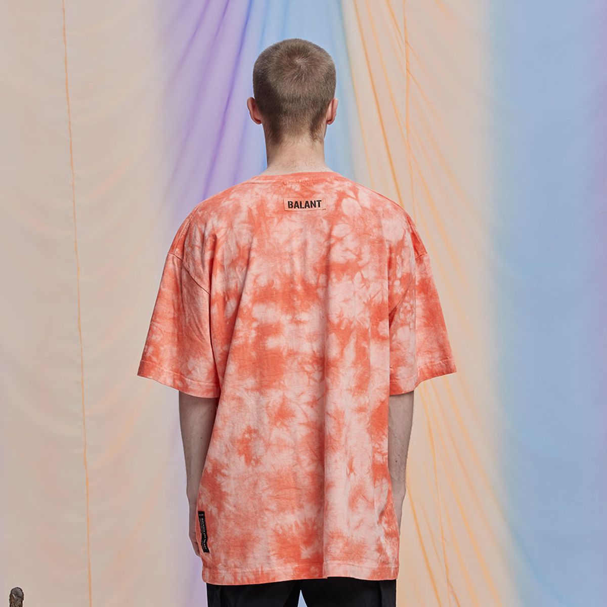 발란트(BALANT) 마블링 미니로고 포켓 티셔츠 - 오렌지