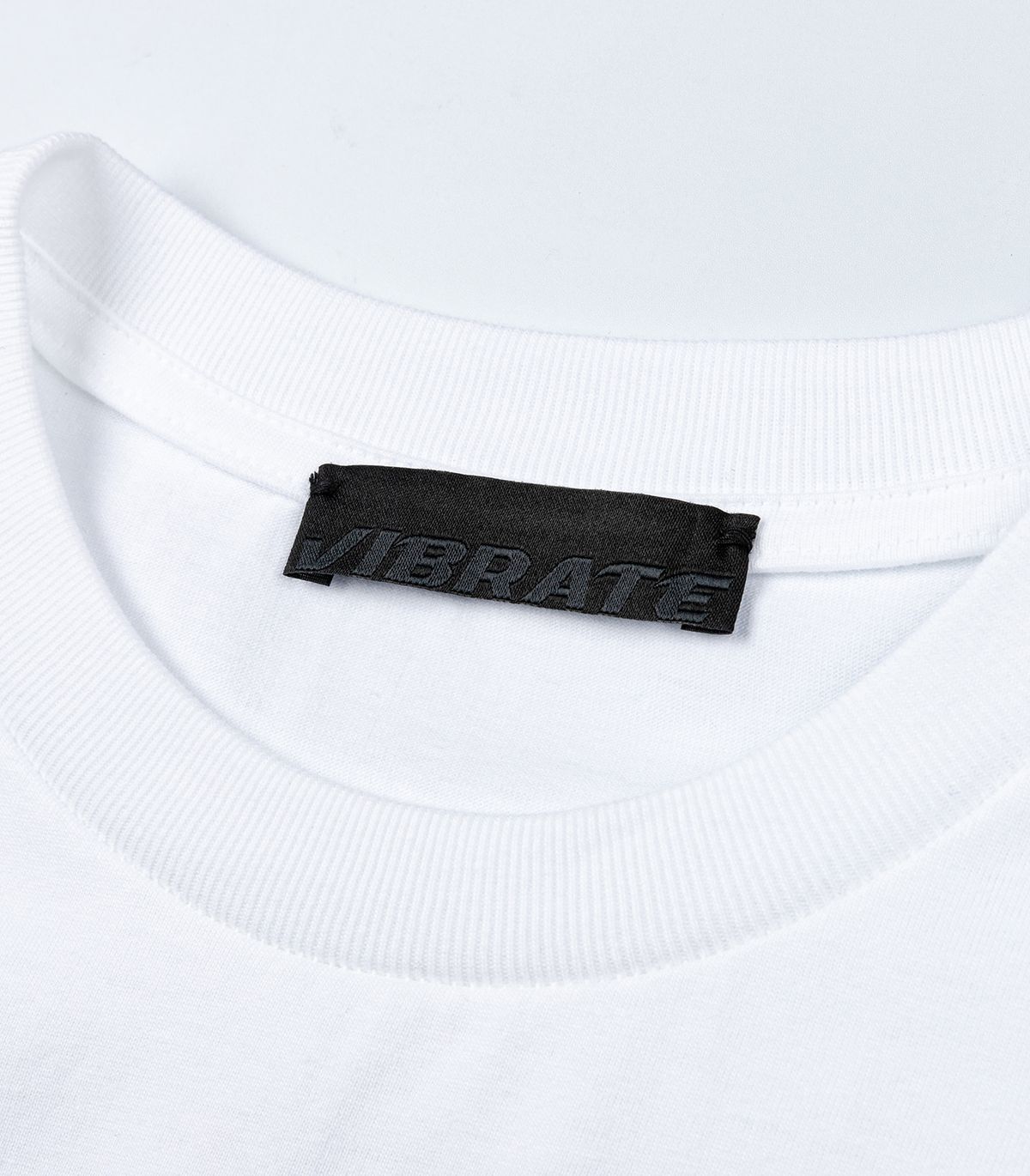 바이브레이트(VIBRATE) V FLASH M005 T-SHIRT (WHITE)