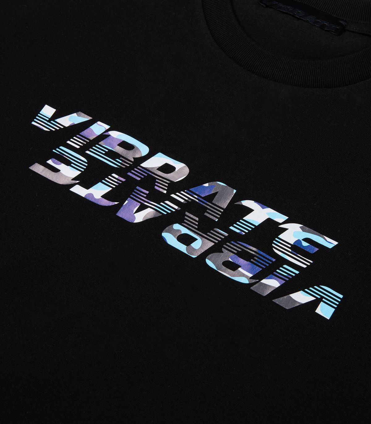 바이브레이트(VIBRATE) BLUE MILITARY LOGO T-SHIRT (BLACK)