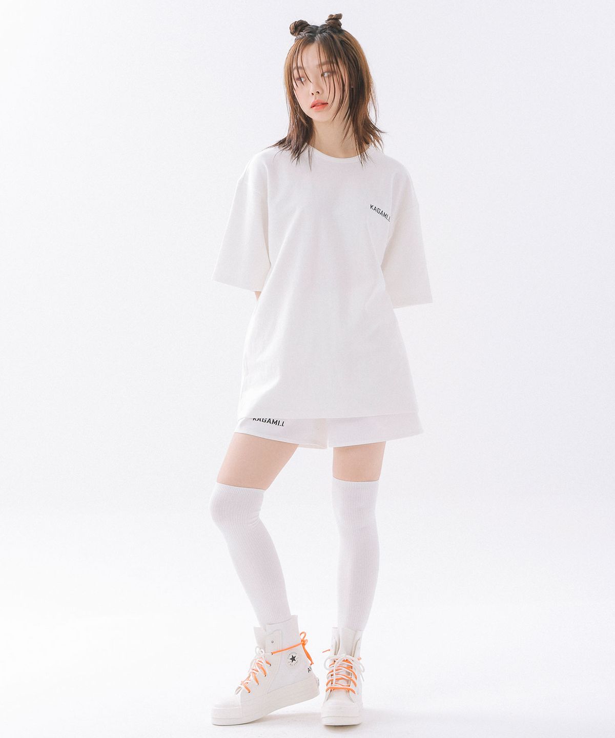 카가미엘(KAGAMI.L) 오버사이즈 1990로고 티셔츠 화이트