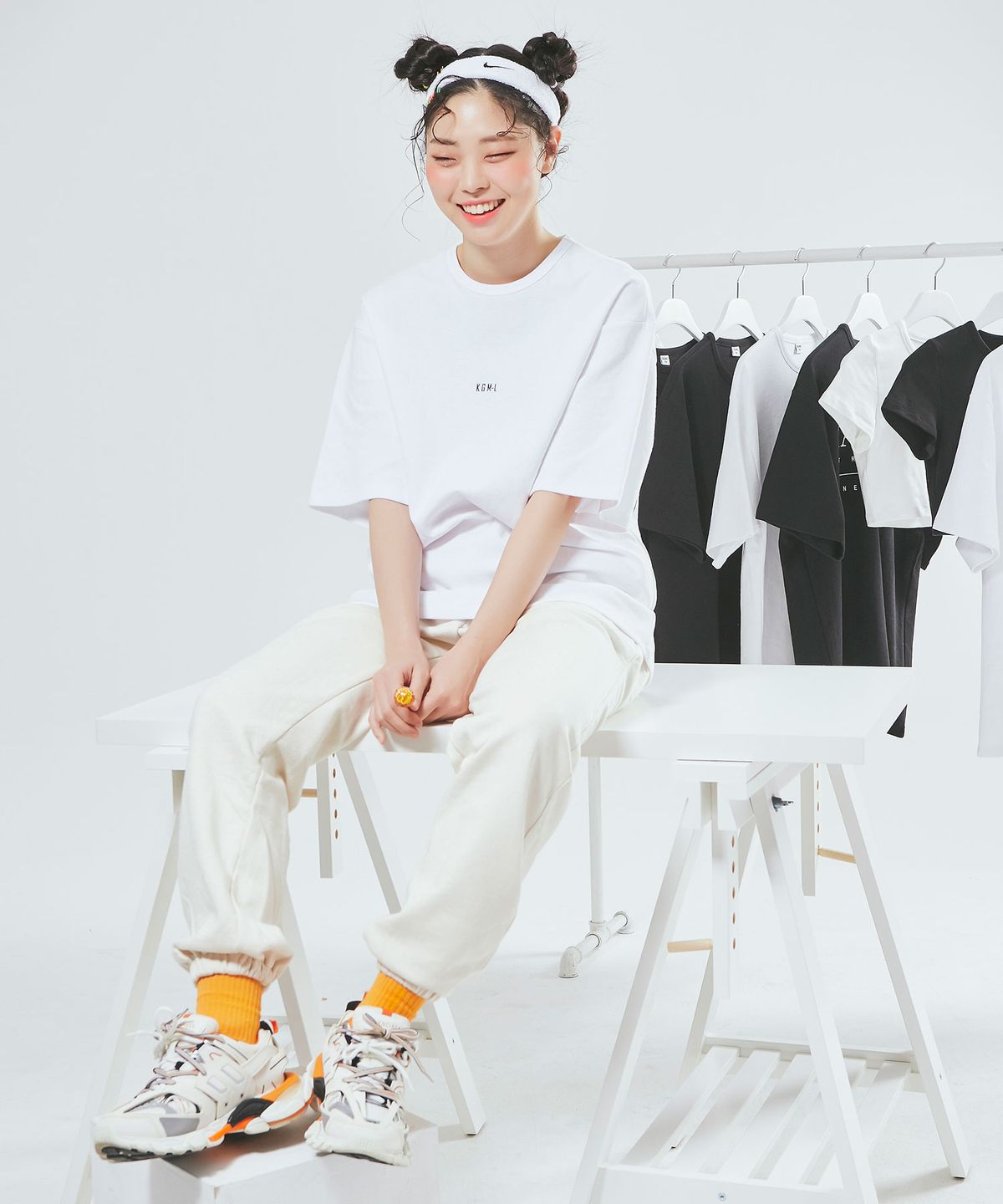 카가미엘(KAGAMI.L) 오버사이즈 스트레이트 라인 티셔츠 화이트