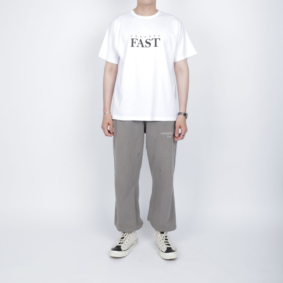 구공페스트(GOOGONGFAST) 오버핏 로고 프린팅 티셔츠 (화이트-블랙)