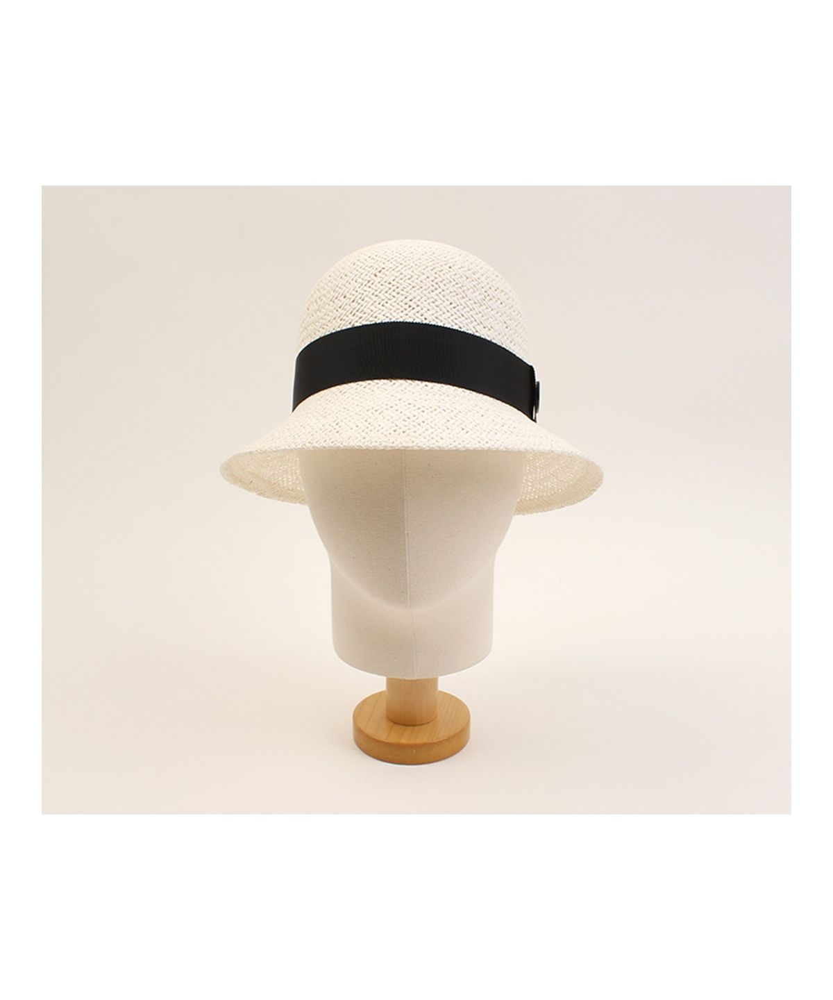 유니버셜 케미스트리(UNIVERSAL CHEMISTRY) Cool White Cloche Hat BK 여름페도라