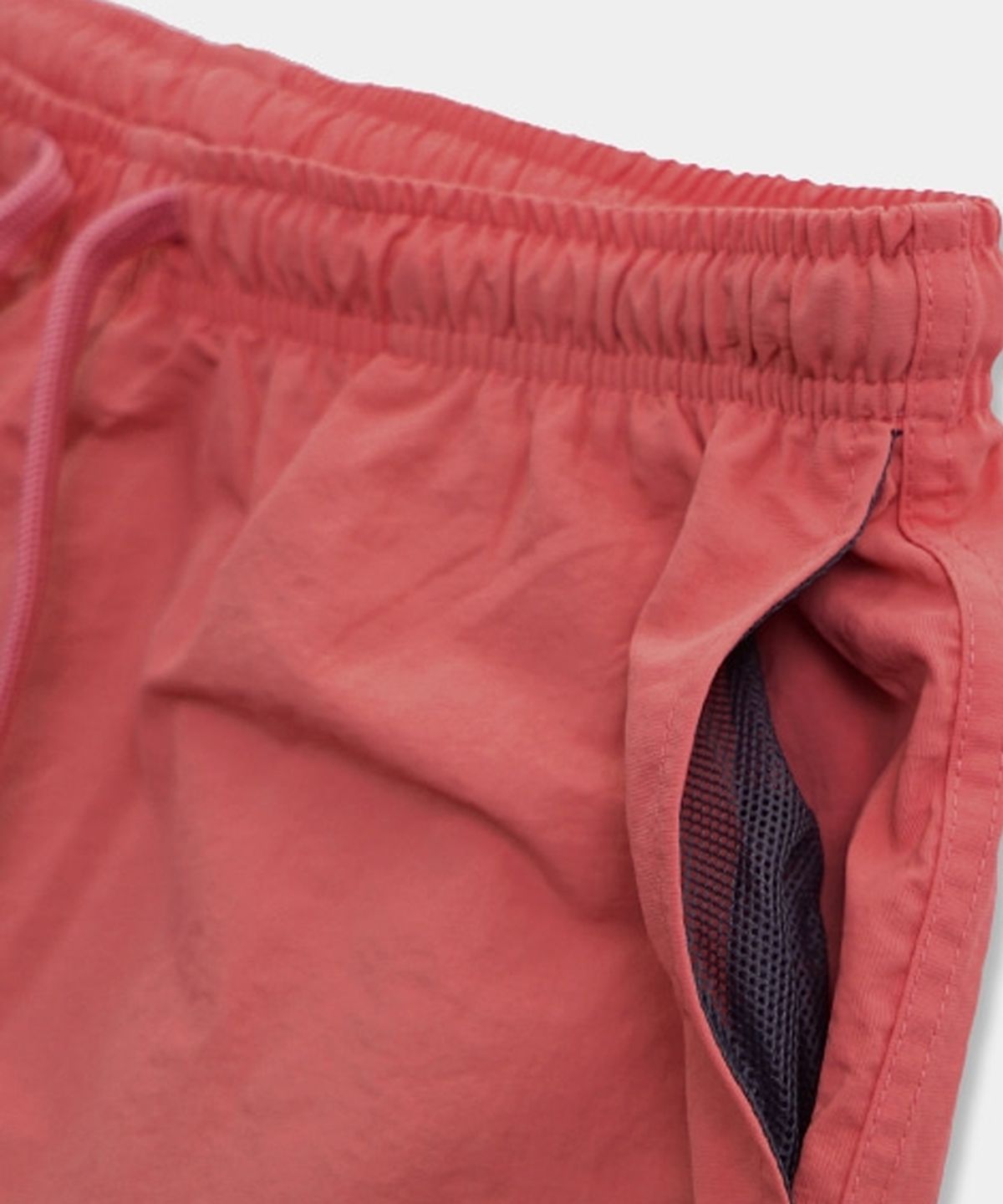 아임낫어휴먼비잉(I AM NOT A HUMAN BEING) RUBBER PATCHED SHORTS - CORAL