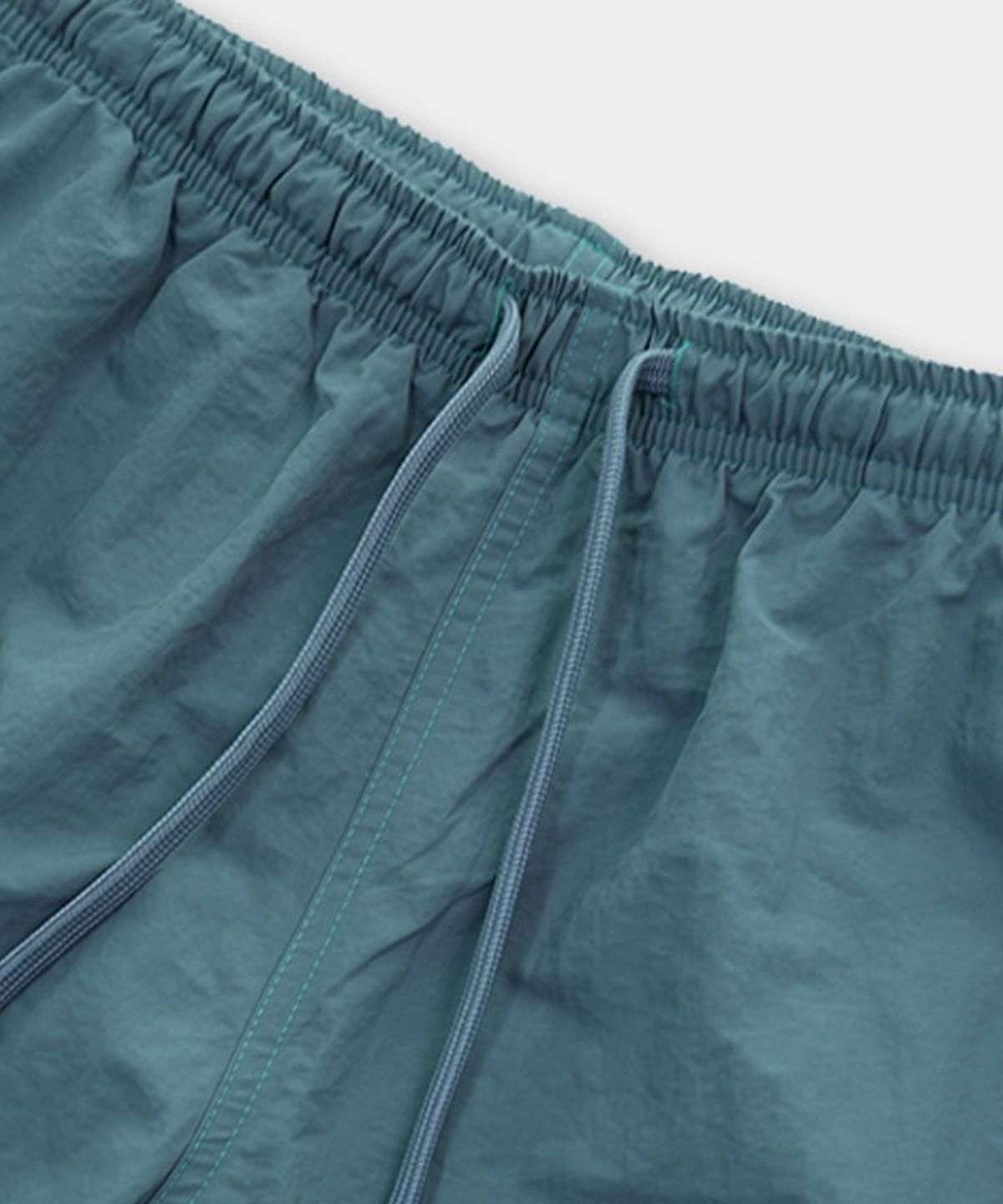 아임낫어휴먼비잉(I AM NOT A HUMAN BEING) RUBBER PATCHED SHORTS - GREEN