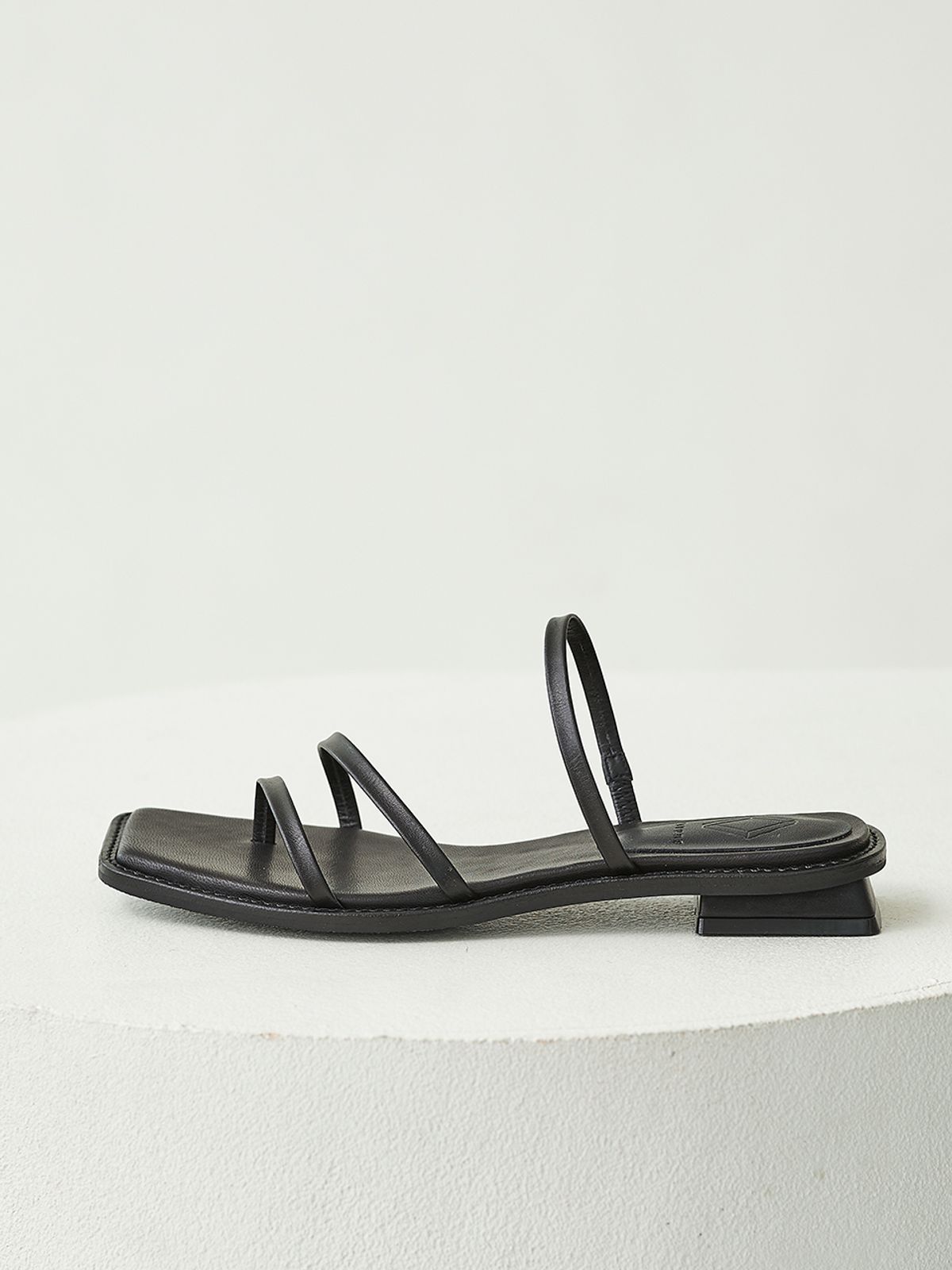 바이언스(BYEUUNS) BKS2005 FIVO SANDAL BLACK