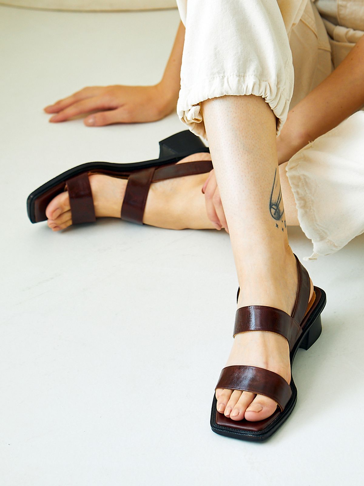 바이언스(BYEUUNS) BKS2007 DOUBLE SANDAL BROWN
