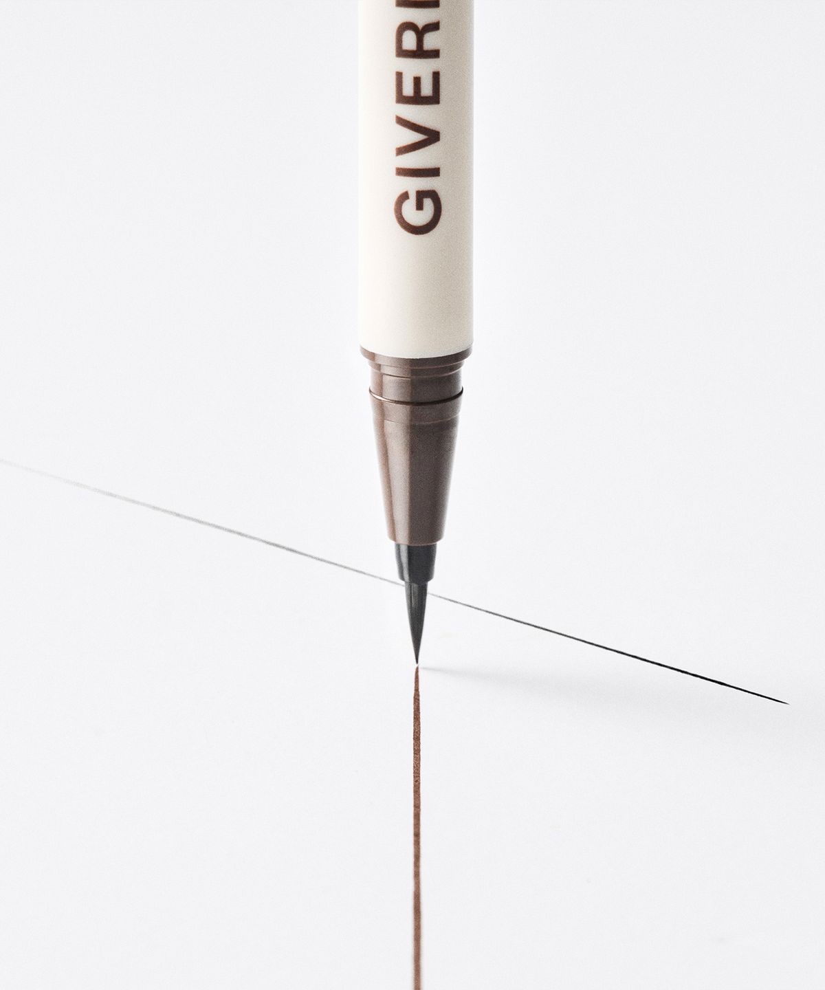 지베르니(GIVERNY) 밀착 브러쉬 라이너