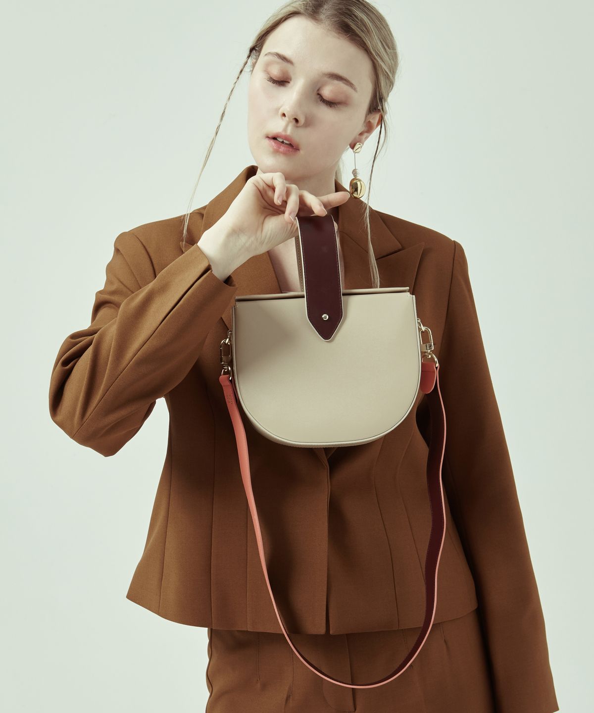 보니블라(BONIBLAH) GLACE BAG (HAZELNUT BEIGE)