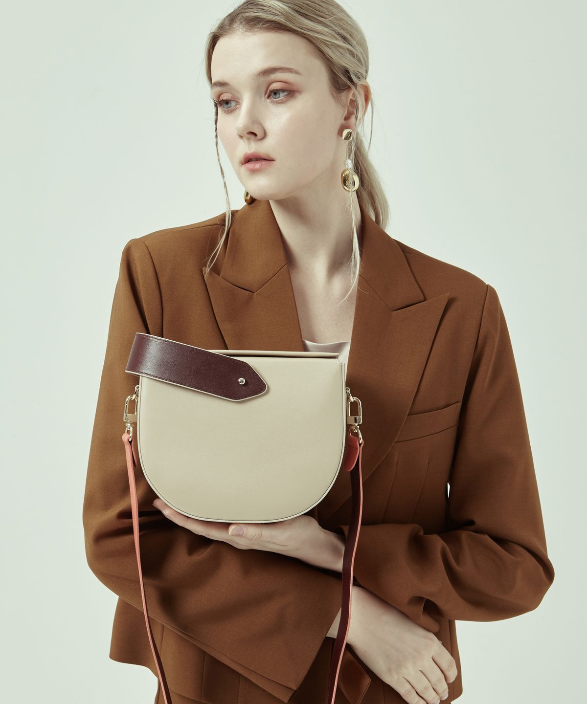 보니블라(BONIBLAH) GLACE BAG (HAZELNUT BEIGE)