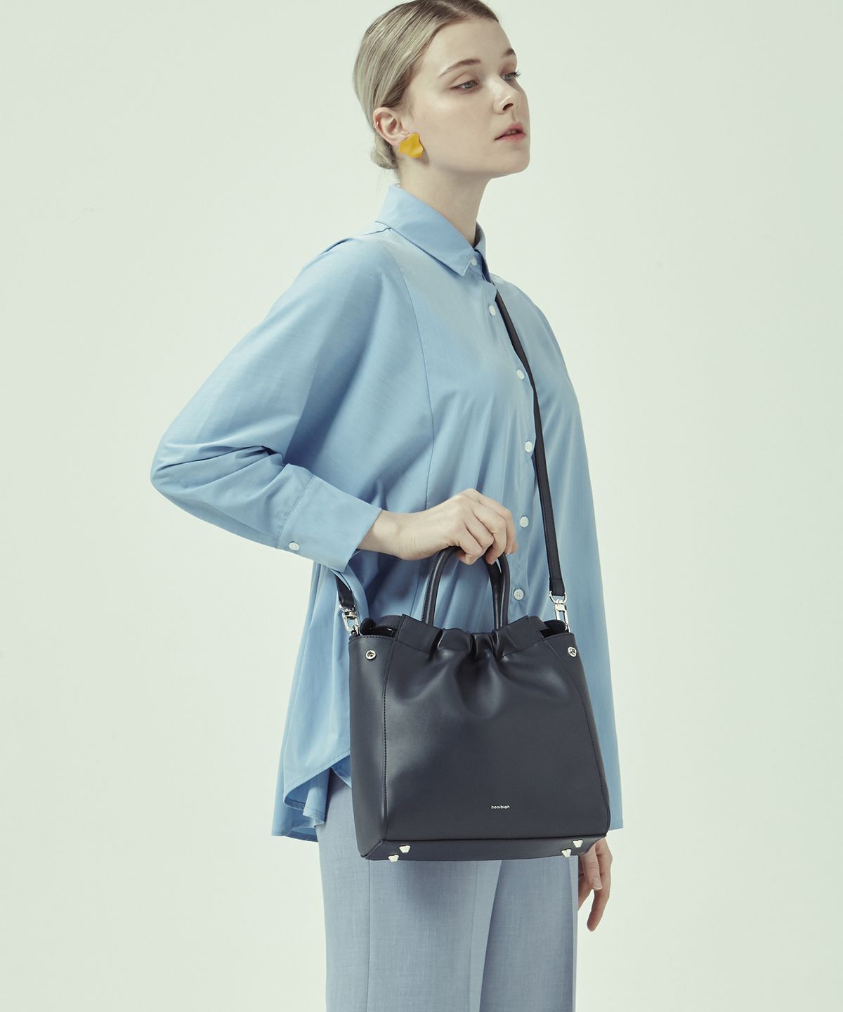 보니블라(BONIBLAH) DOUX BAG (NAVY PEONY)