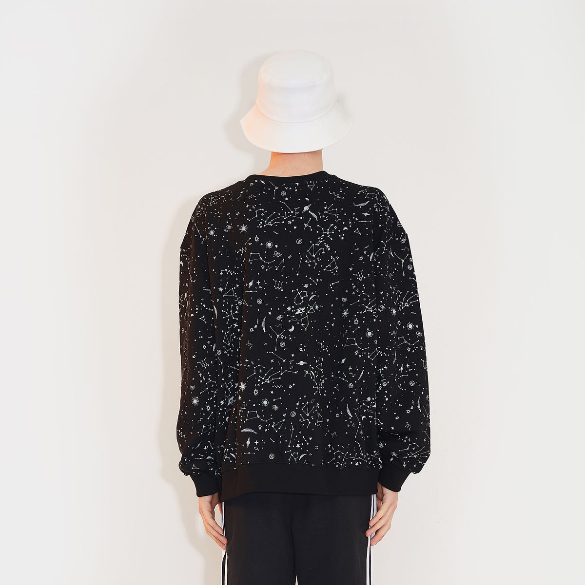 에이오엑스(AOX) Constellation sweatshirt(Black)