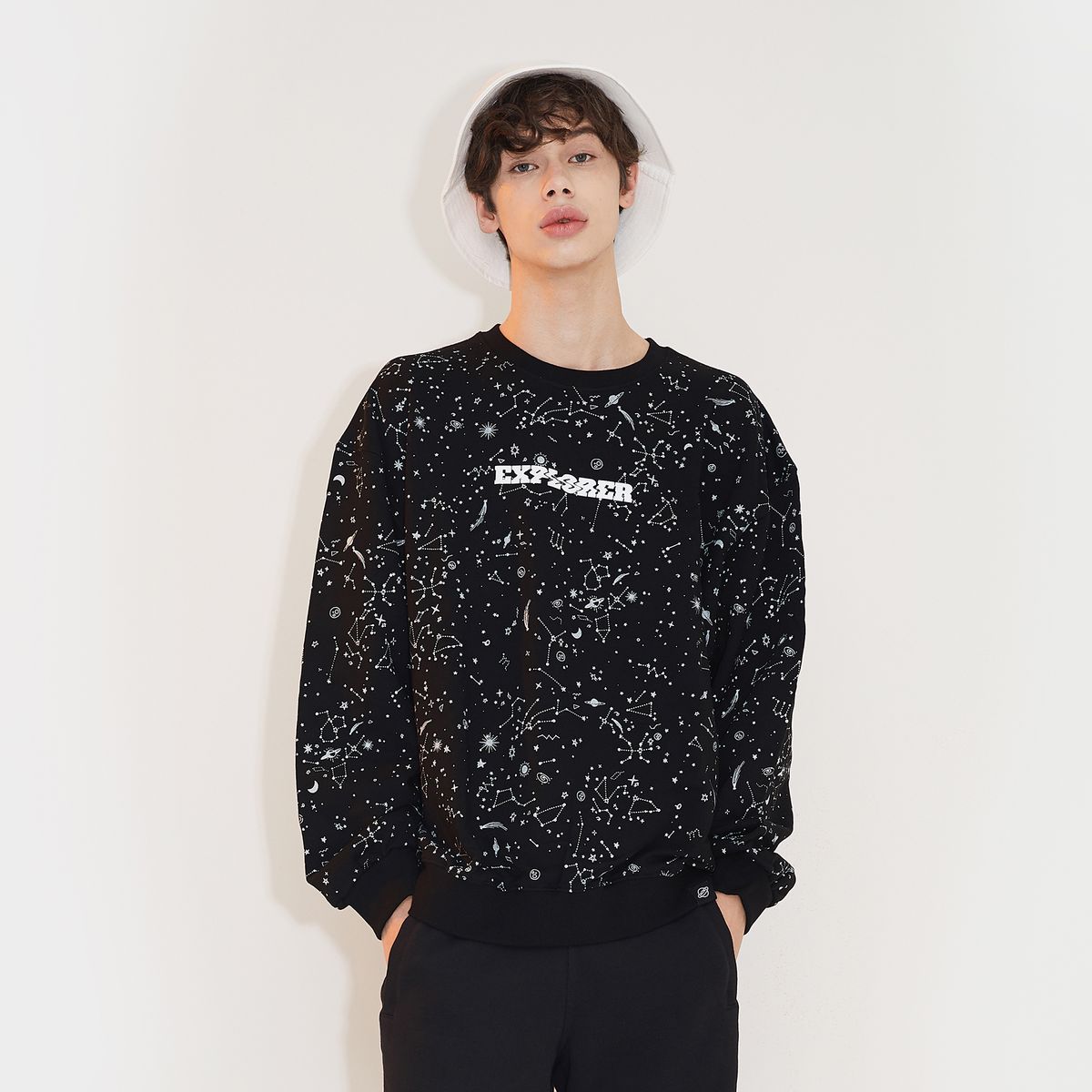 에이오엑스(AOX) Constellation sweatshirt(Black)
