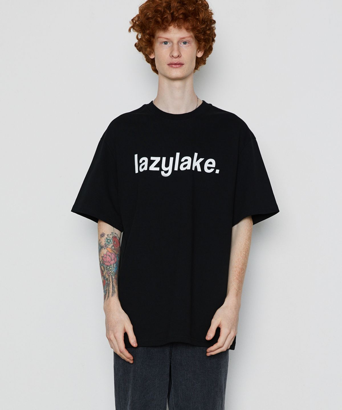 레이지레이크(LAZY LAKE) 유니섹스 빅로고티셔츠 블랙