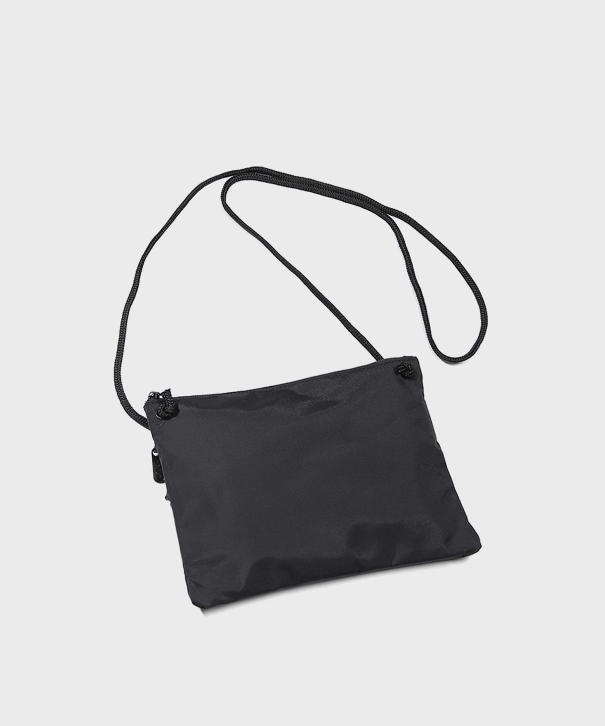 맨하탄 포티지(MANHATTAN PORTAGE) 트리플지퍼 라벨 사코슈백 S BLACK