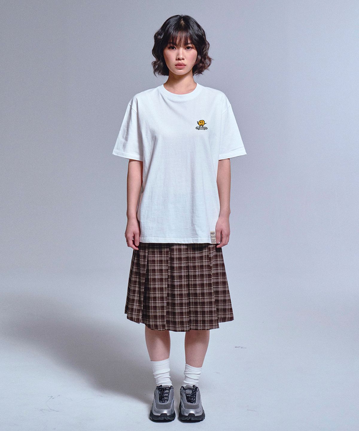 그레이버(GRAVER) [UNISEX]도트보드 자수 반팔티_2color
