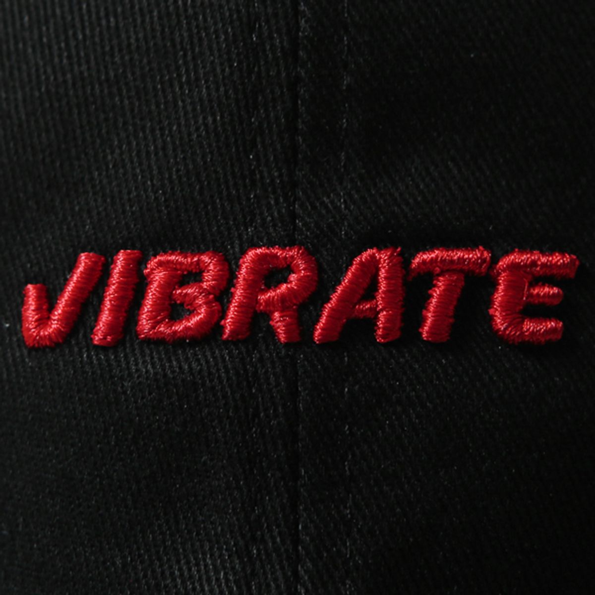 바이브레이트(VIBRATE) 3D BASIC BALL CAP (red&black)