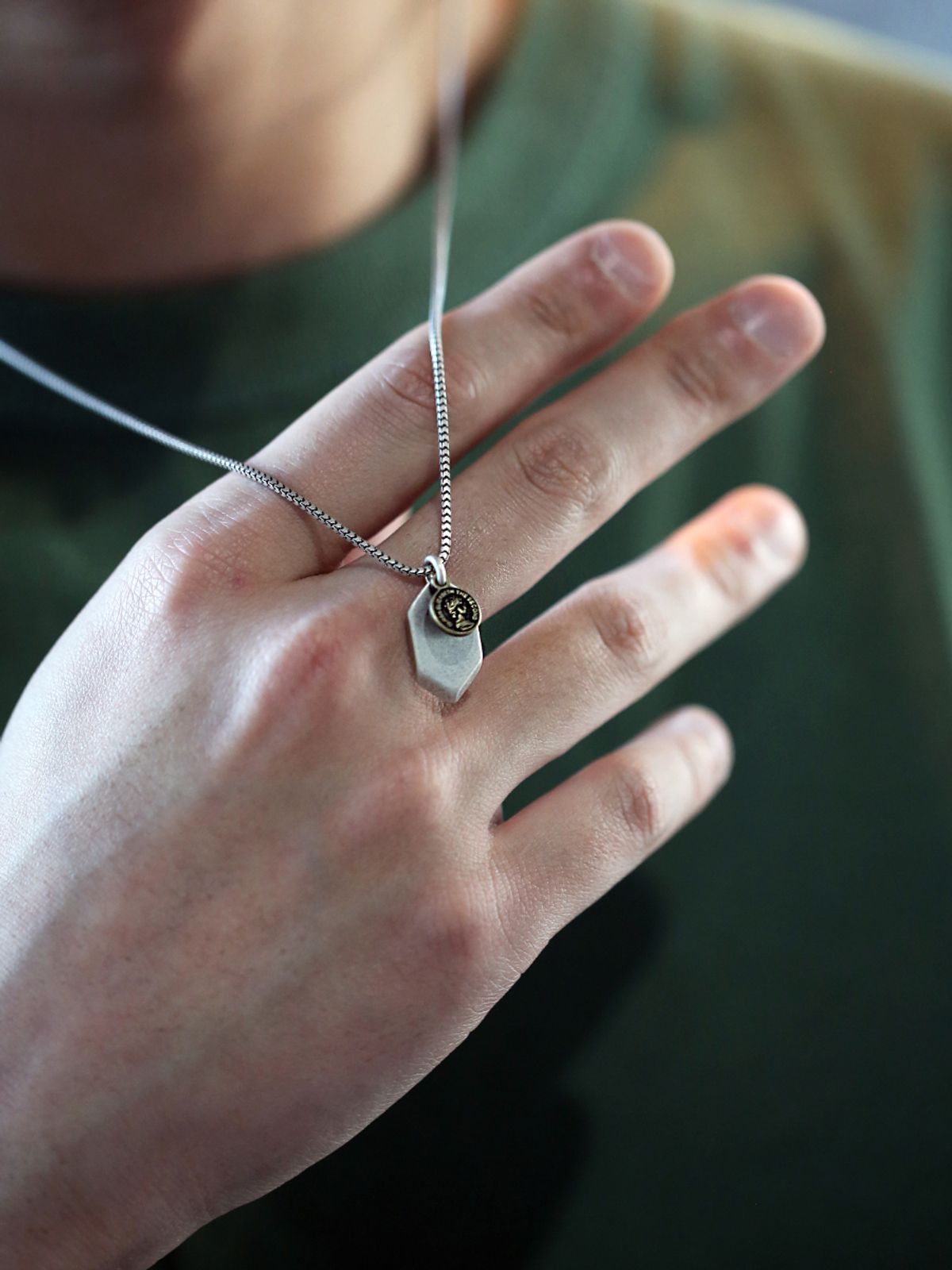 쇼브오프(SHOVEOFF) SVN-156 Antique silver Hexagon bar coin necklace
