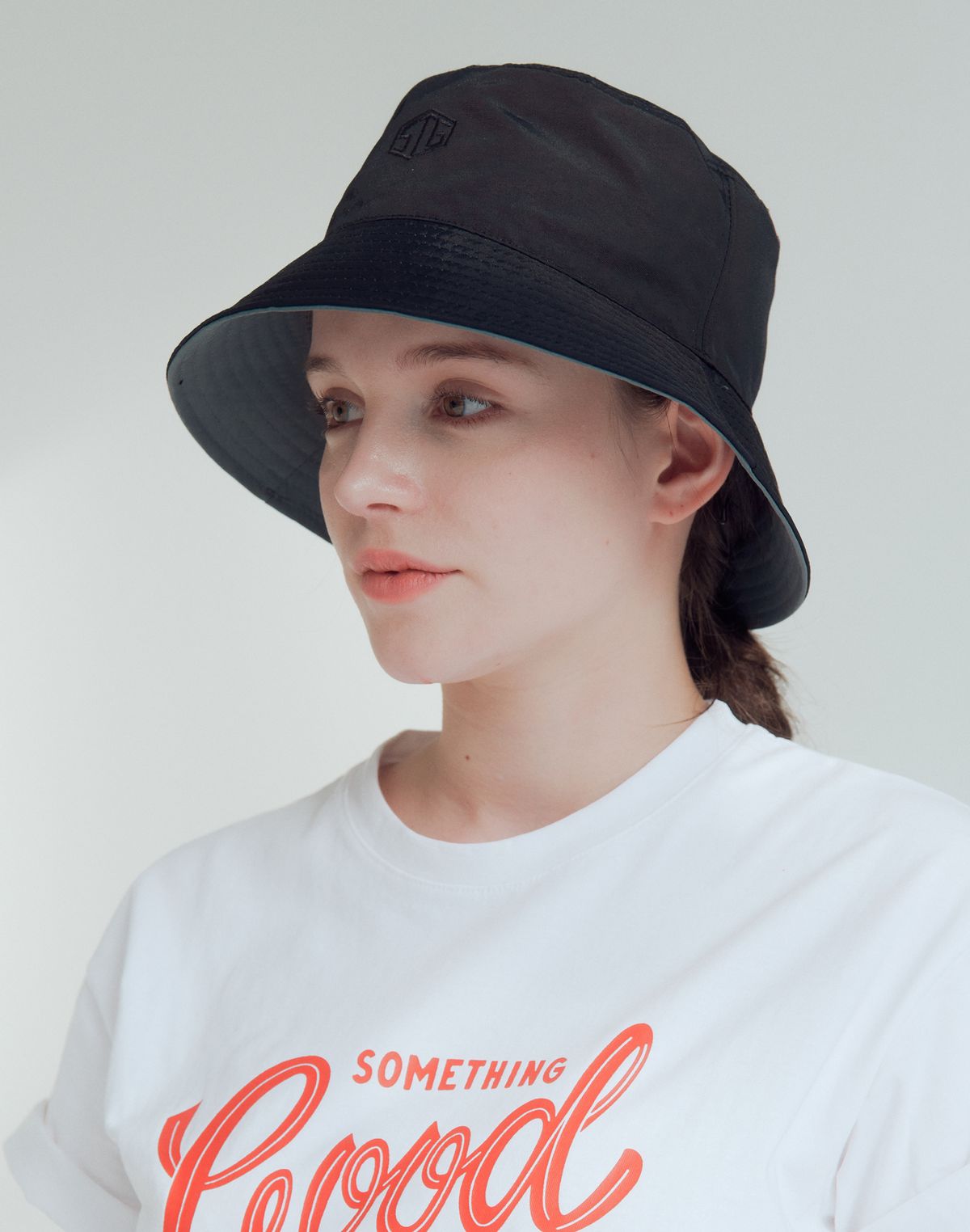 썸띵굿(SOMETHING GOOD) STG Reversible Bucket Hat_BLACK SOLID X GREY SOLID
