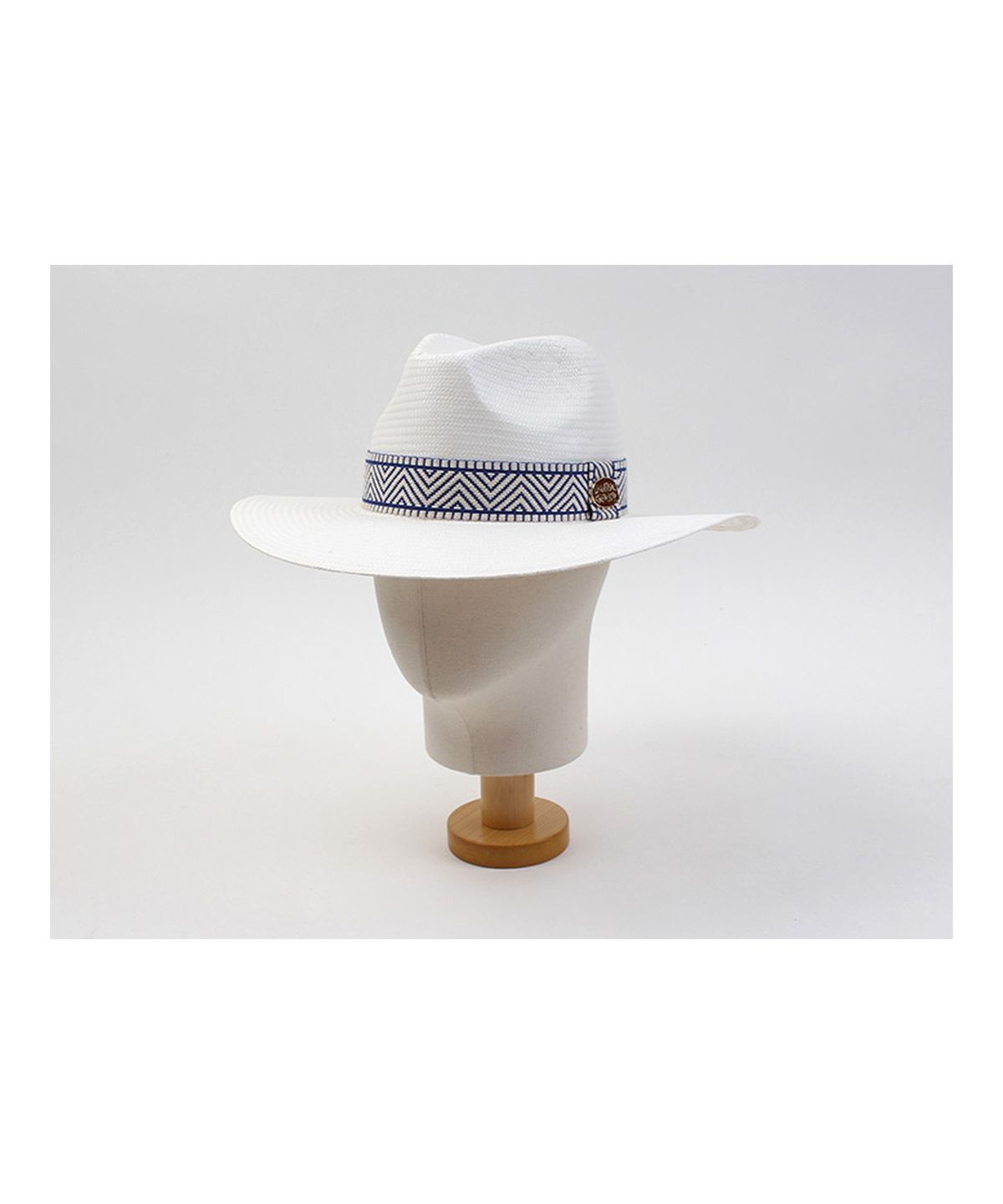 유니버셜 케미스트리(UNIVERSAL CHEMISTRY) Blue Mono Line Summer Long White Fedora 여름페도라
