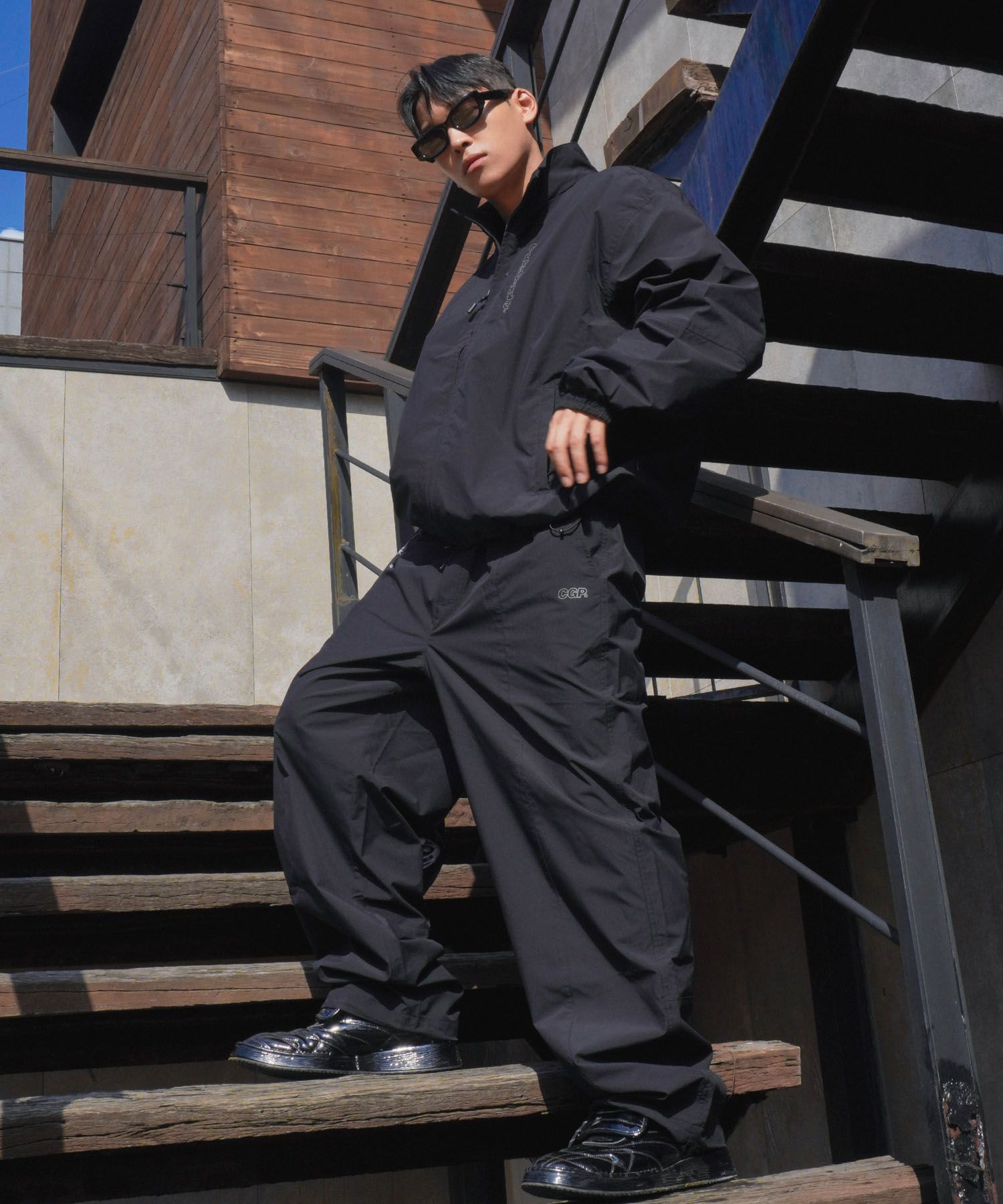 MUSINSA | Codegraphy 2-WAY TECH SHORT JACKET_BLACK