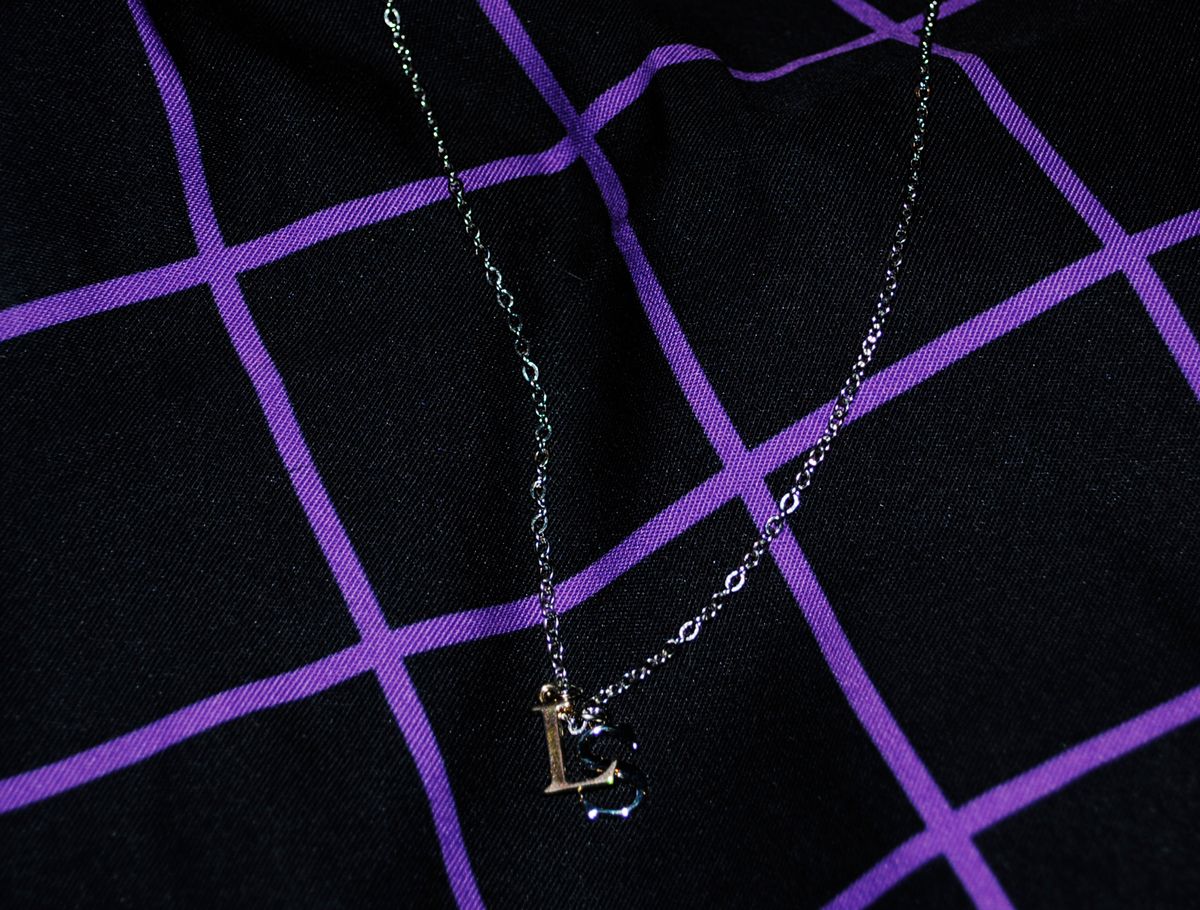 리즈리스(LEEDSLESS) initial necklace